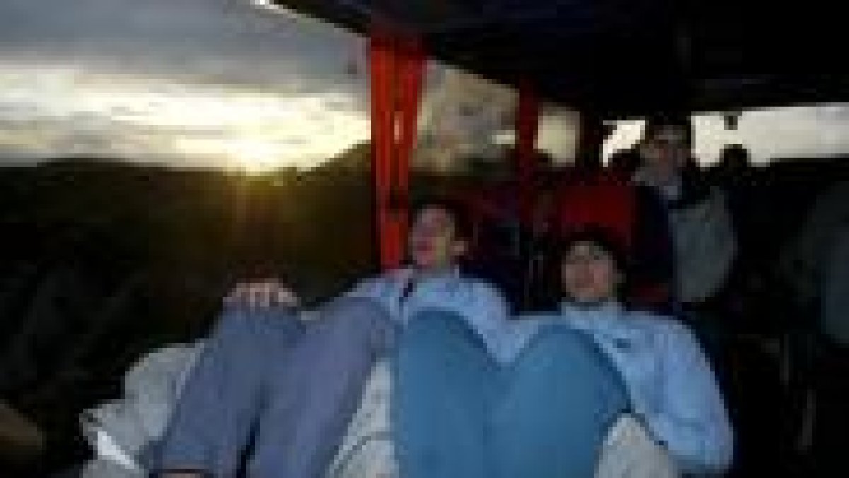 Kjelling y Espigol bromean durante el último viaje europeo a Islandia