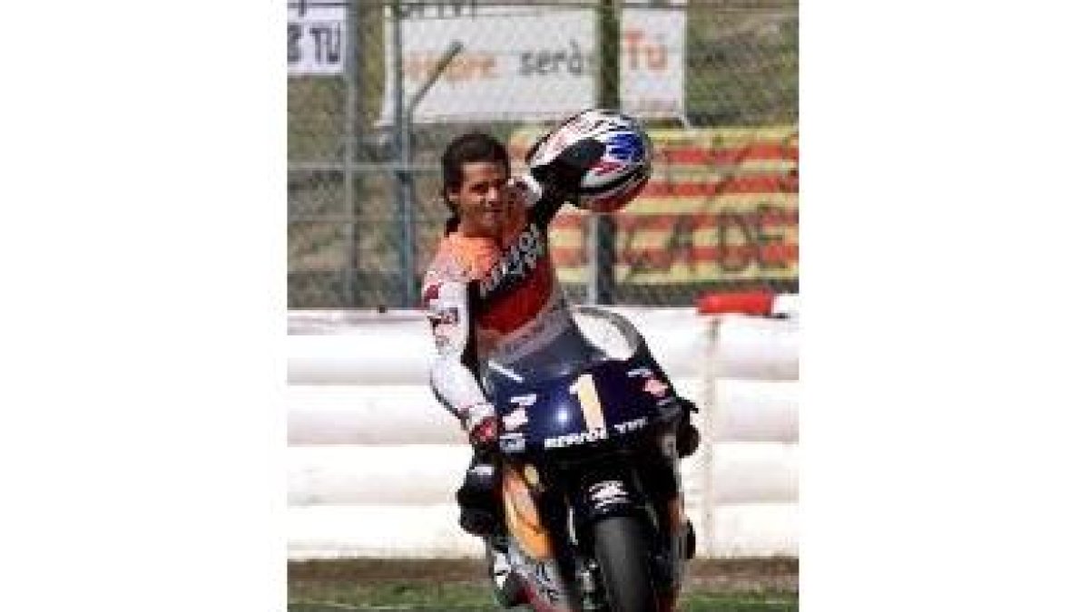 Crivillé deleitó a los aficionados con la moto con la que fue campeón