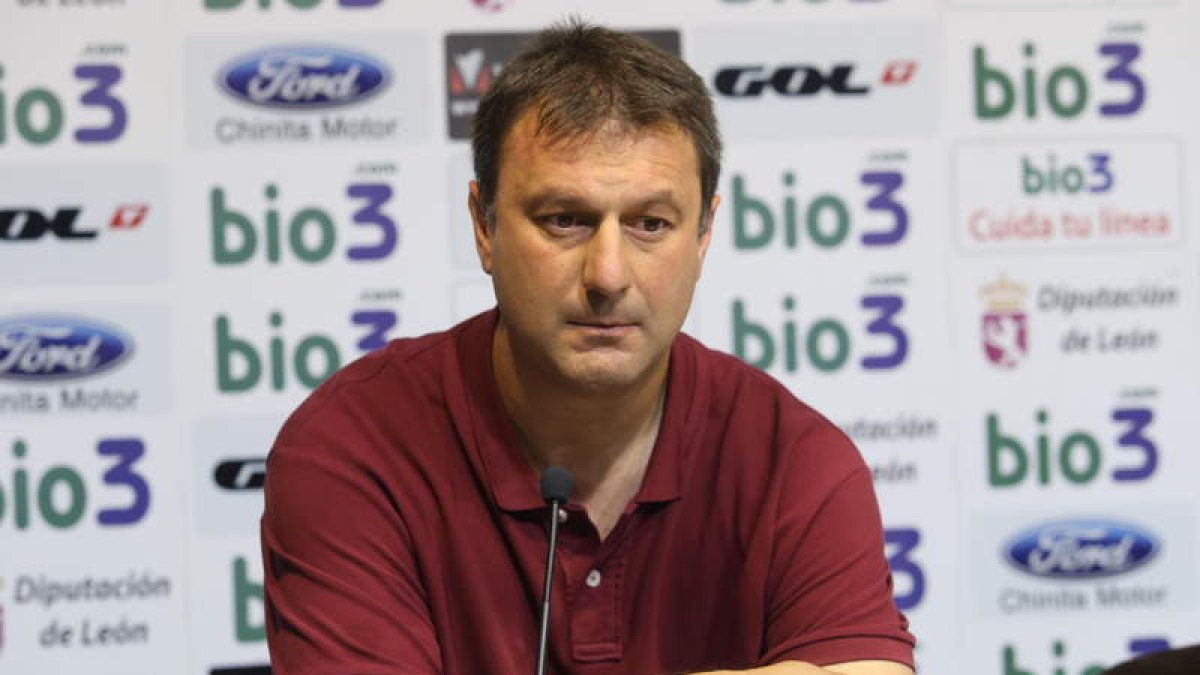 Manolo Díaz podrá contar finalmente con Dani Suárez.