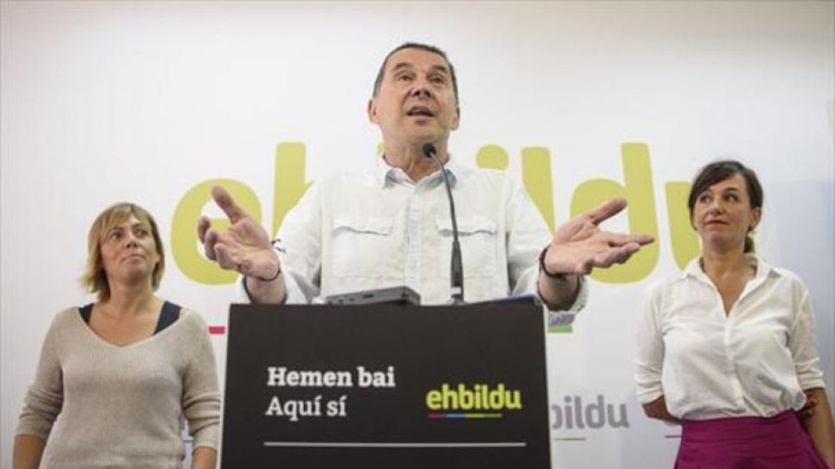 El aspirante de EH Bildu a lendakari, Arnaldo Otegi, en una comparecencia ante la prensa en Bilbao.
