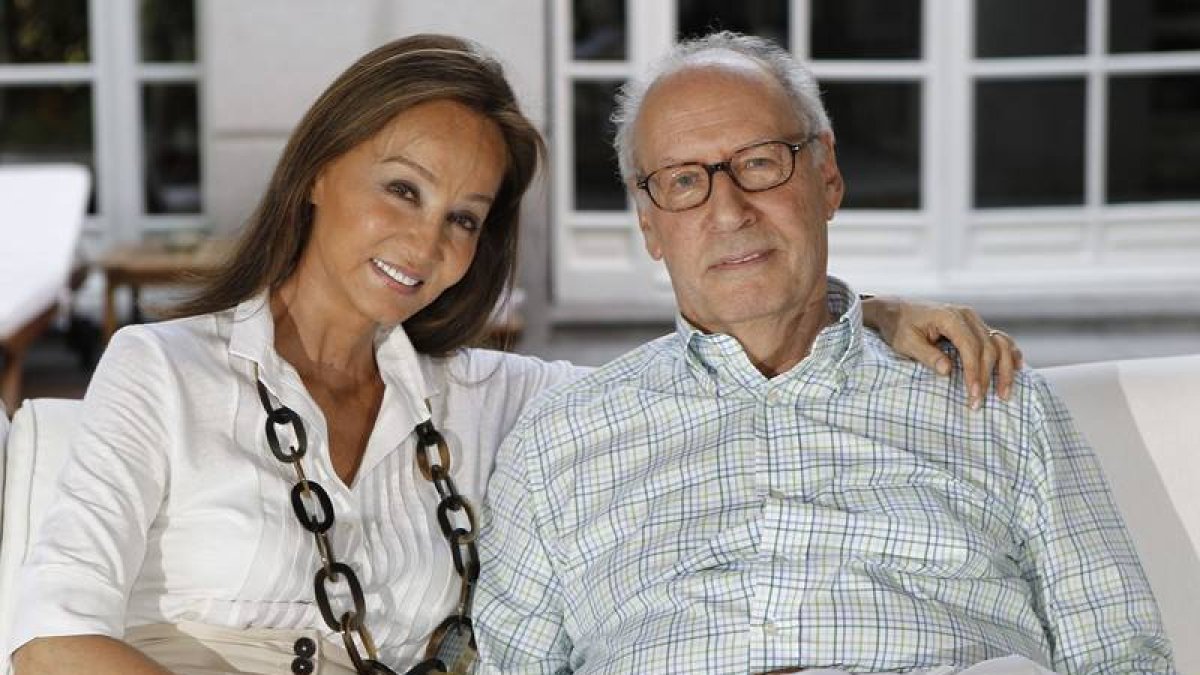 Miguel Boyer y su esposa Isabel Preysler posan en la última foto que se hicieron juntos
