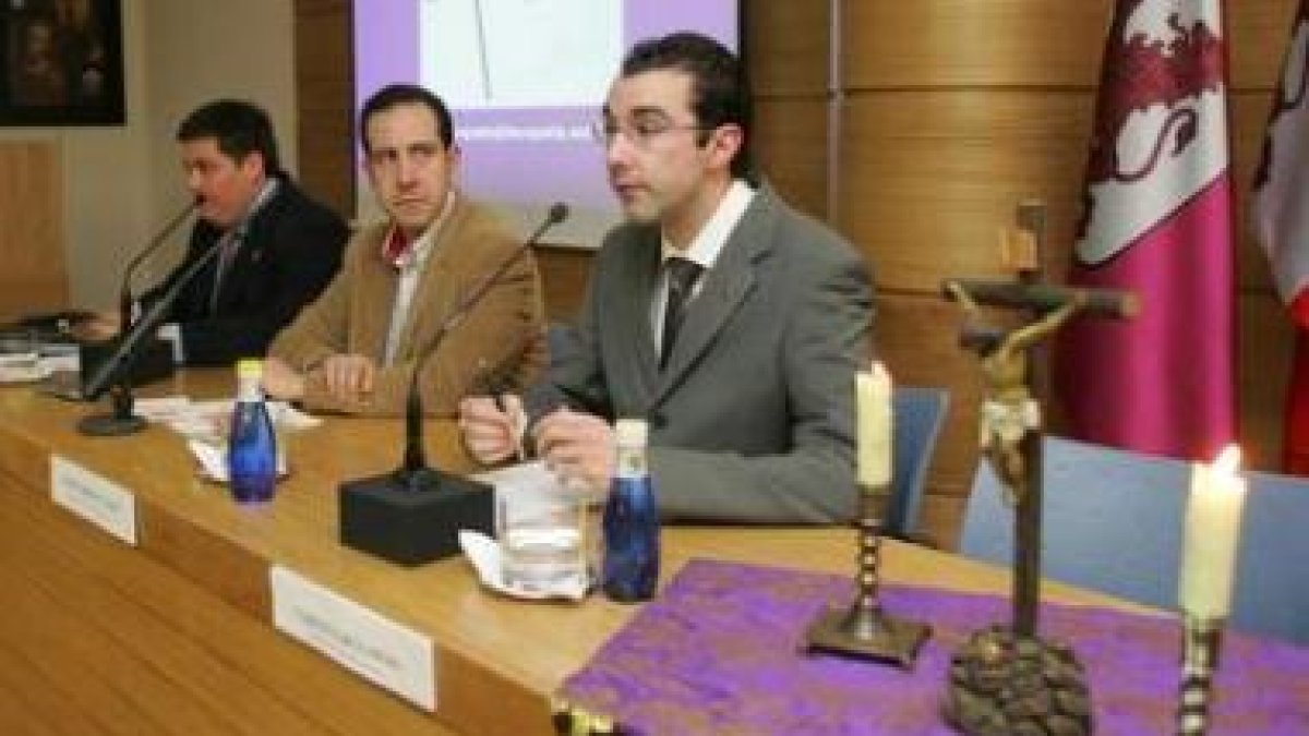 Ramón Prieto (centro) y Carlos García Rioja (derecha) en foto de archivo.