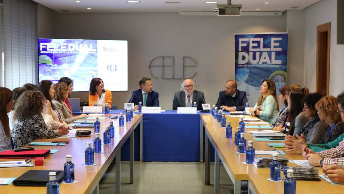 La Fele y CaixaBank apuestan por la FP Dual. DL