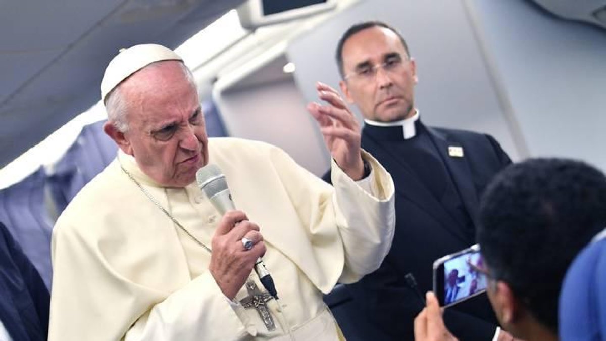 El Papa Francisco durante uno de sus viajes pastorales