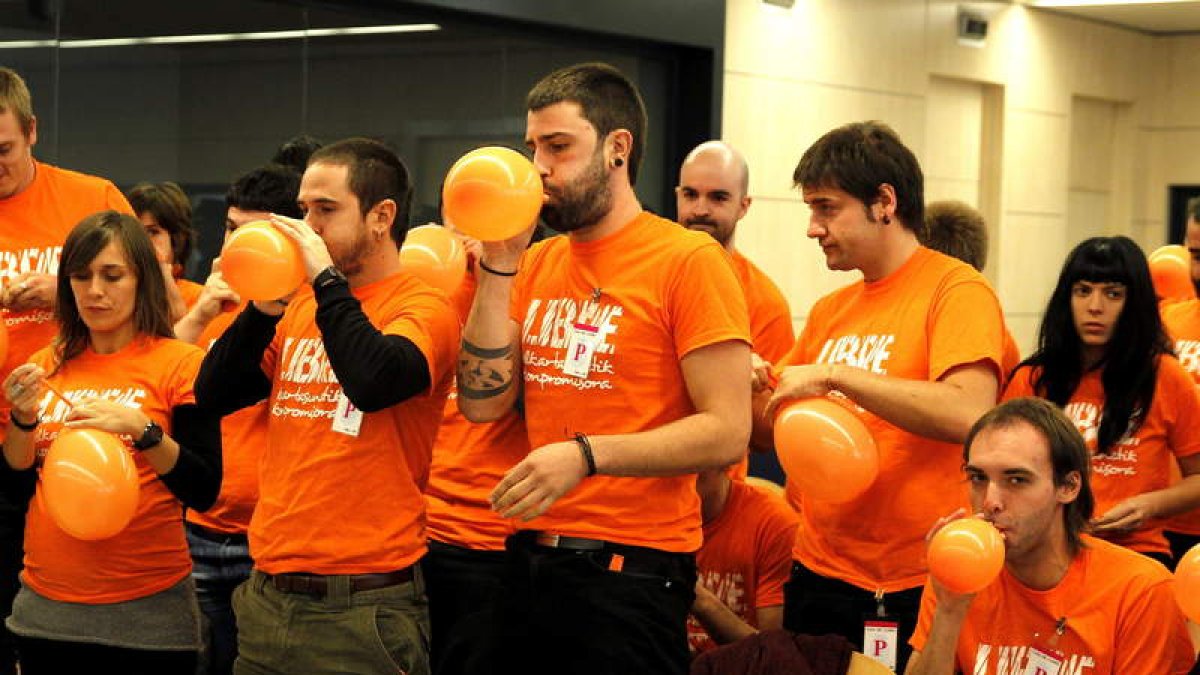 Los miembros de Segi, la ilegalizada rama juvenil de Batasuna, son juzgados en la Audiencia.