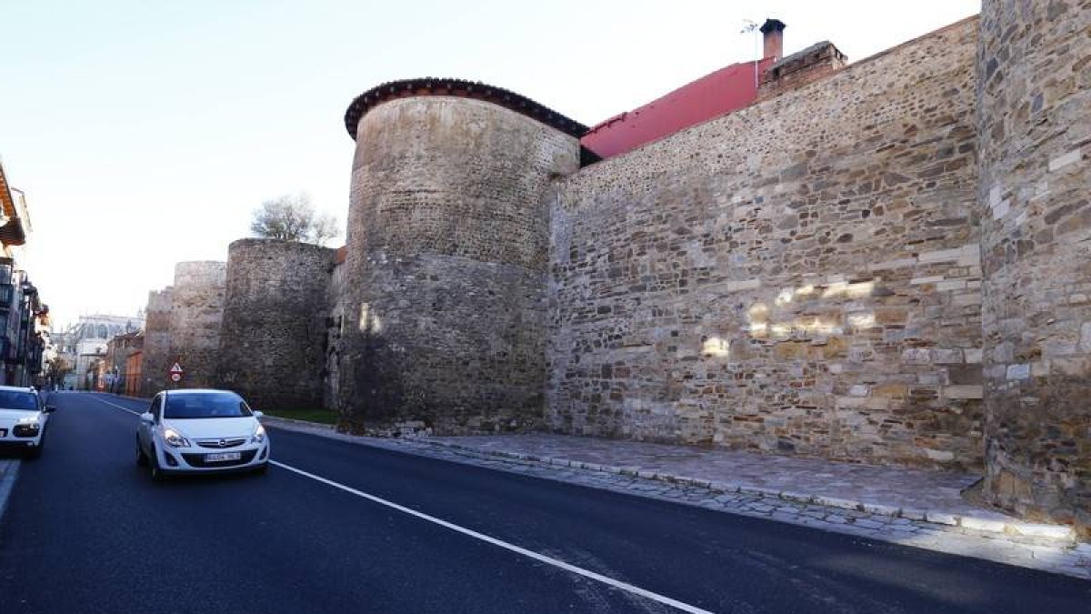 Terreno de la muralla entre dos cubos cedido al Ayuntamiento por la familia Herederos de Lillo