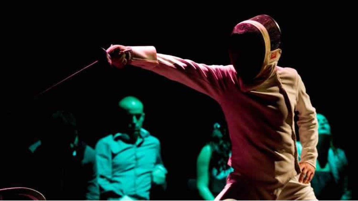 La compañía Cuarteto Teatro pone en escena un Hamlet que expone todas las preguntas y debilidades del ser humano.