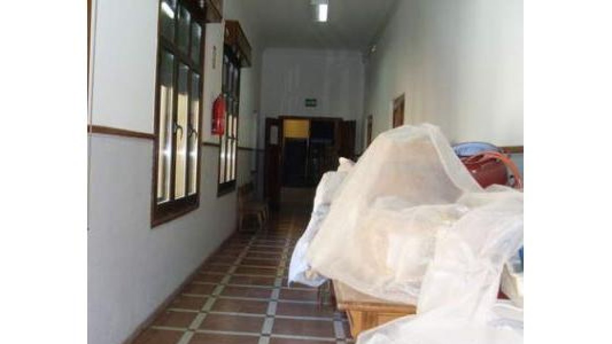 Los pasillos todavía sirven de almacén