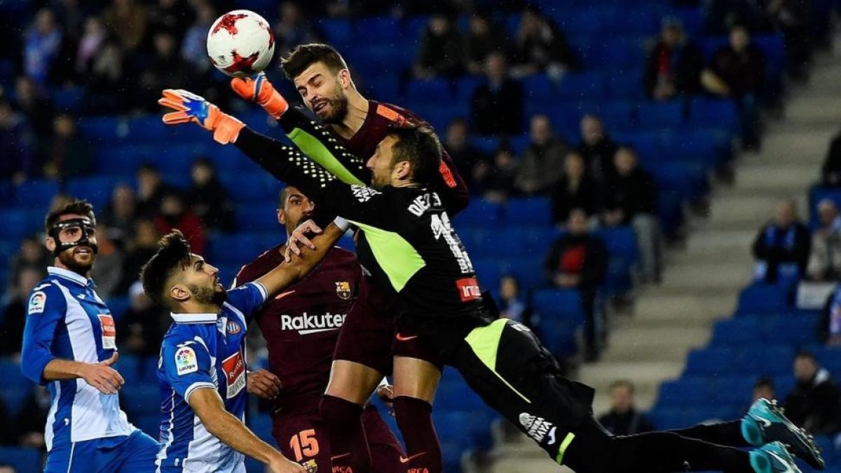 Piqué, en el partido del miércoles ante el Espanyol.