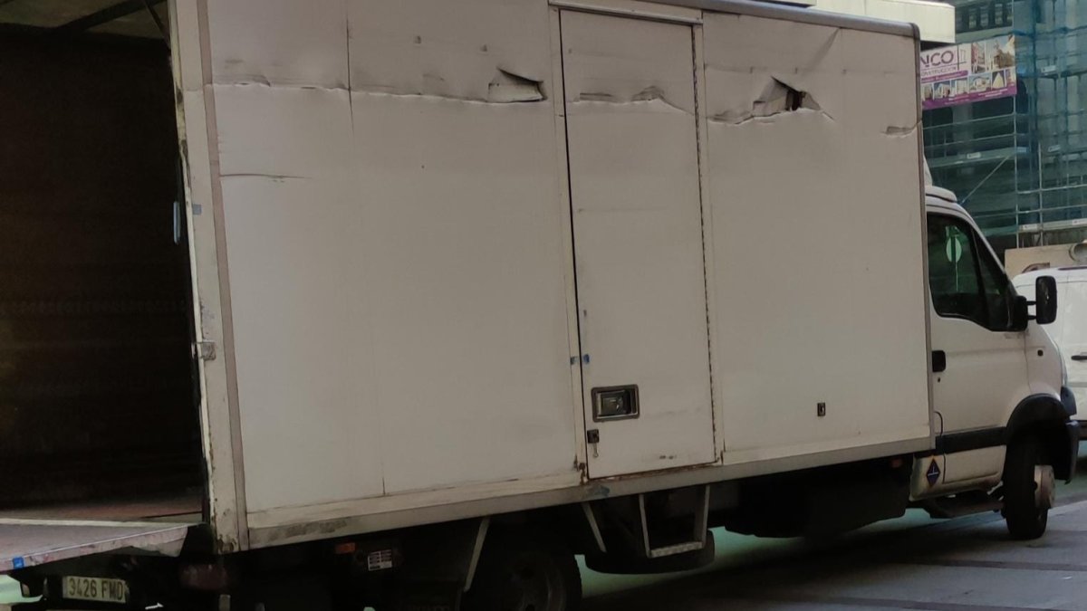 Estado en el que quedó el camión tras el incidente. EDUARDO MARTÍNEZ PINTO