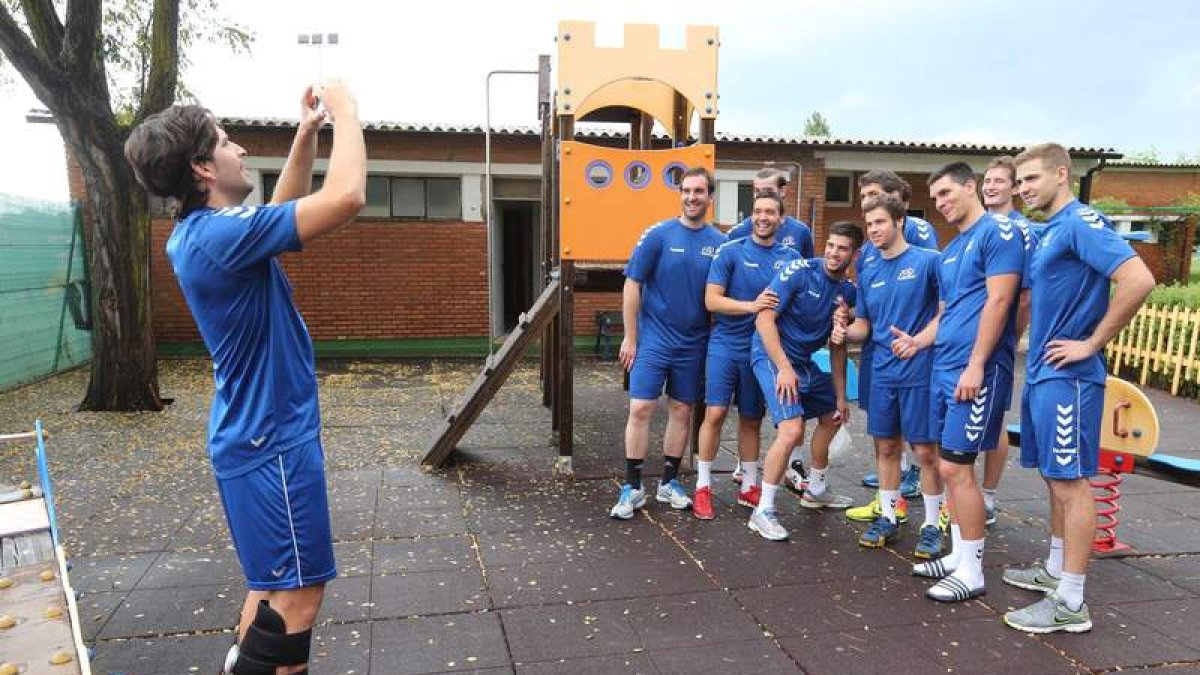El Ademar entrenó ayer en las instalaciones del Nuevo Recreo Industrial.