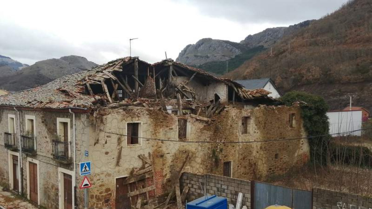 Desde hacía varios años el edificio estaba en estado ruinoso. CASTRO