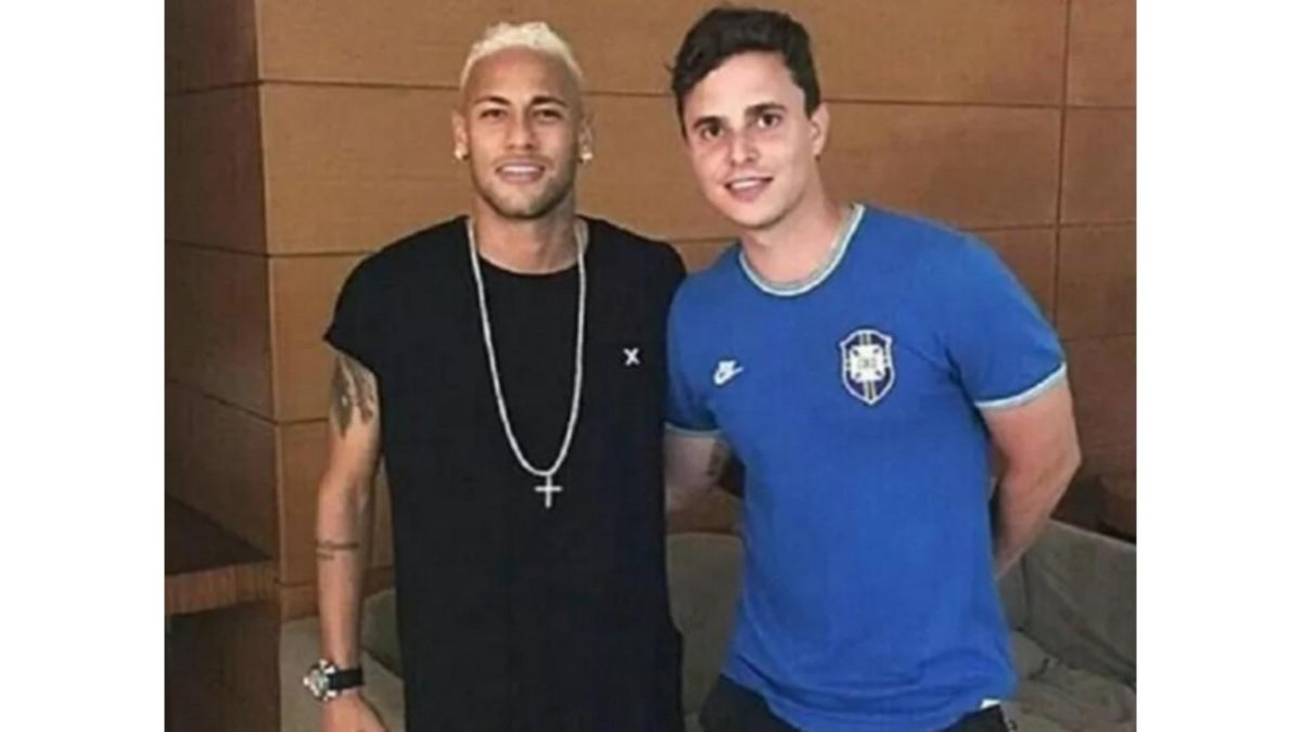 Neymar, teñido de rubio.