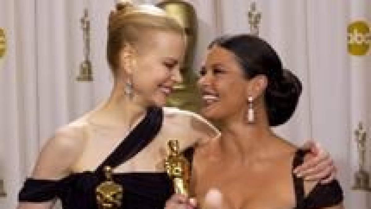 Nicole Kidman y Catherine Zeta Jones celebran los Oscar conseguidos por ambas