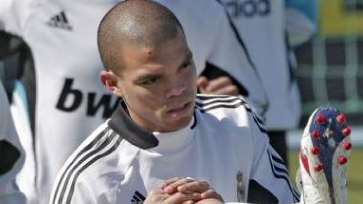 El central blanco durante un entrenamiento.