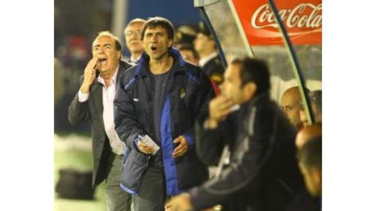 Preocupación en el banquillo blanquiazul en el partido del pasado miércoles entre la Deportiva y la