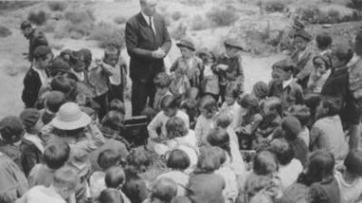 Imagen histórica de una misión pedagógica