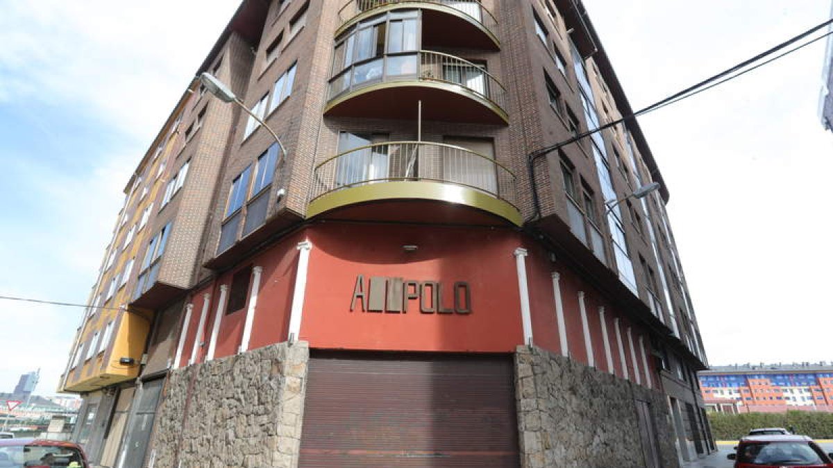 La agresión más grave tuvo lugar a las puertas de un pub en la zona del Temple de Ponferrada. LDM