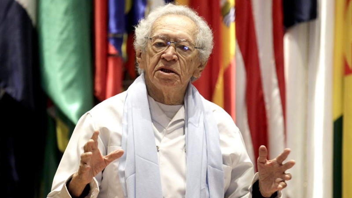 Thiago de Mello, autor de ‘Los estatutos del hombre’, murió ayer a los 95 años. SEBASTIÁN SILVA