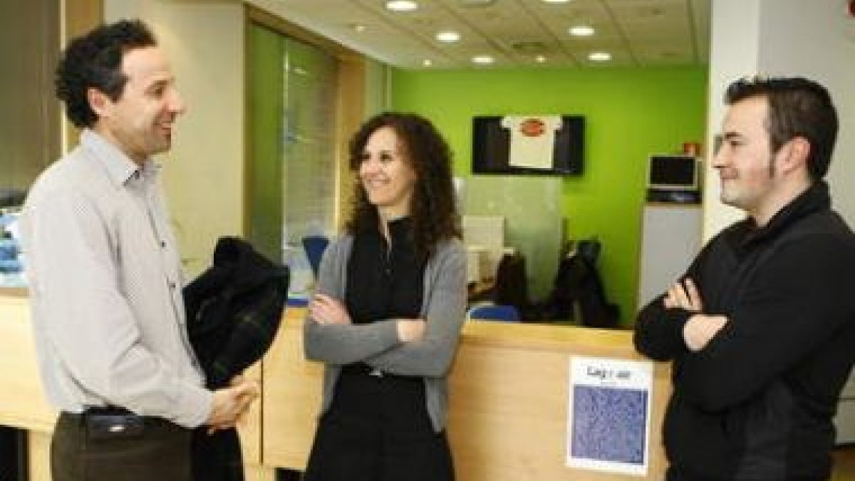 Representantes de los trabajadores se reunieron ayer con los directivos