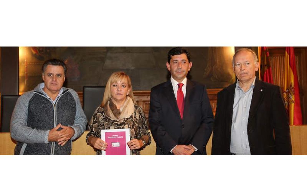 García Bayón, Isabel Carrasco, Jaime González y Rodríguez Aller, en una imagen en la que falta Llorente, que estaba de viaje.