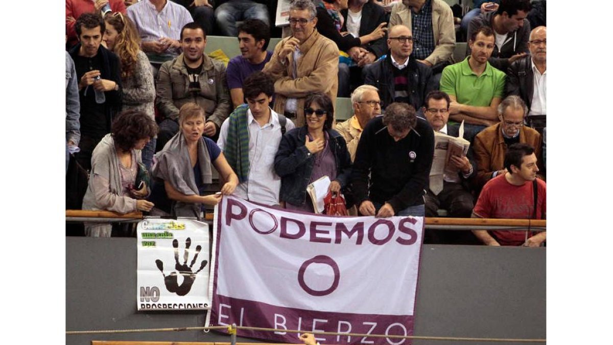 La delegación berciana en la asamblea ciudadana.