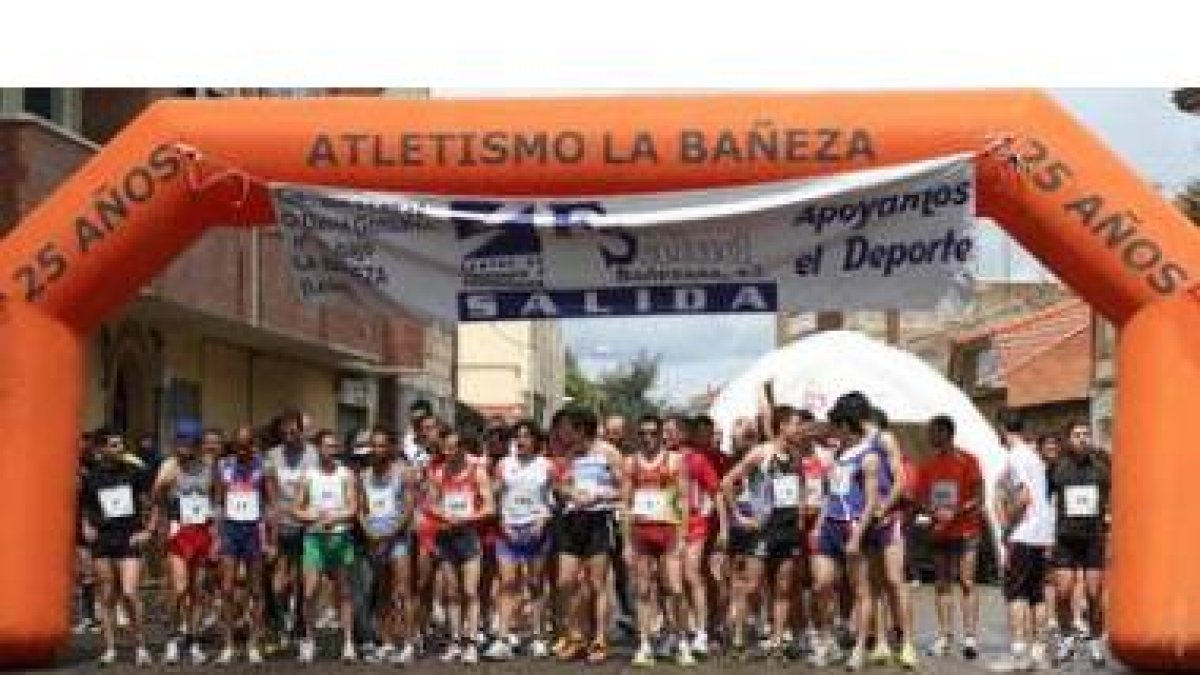 Momento de la salida de la carrera de El Salvador celebrada el pasado domingo en La Bañeza.