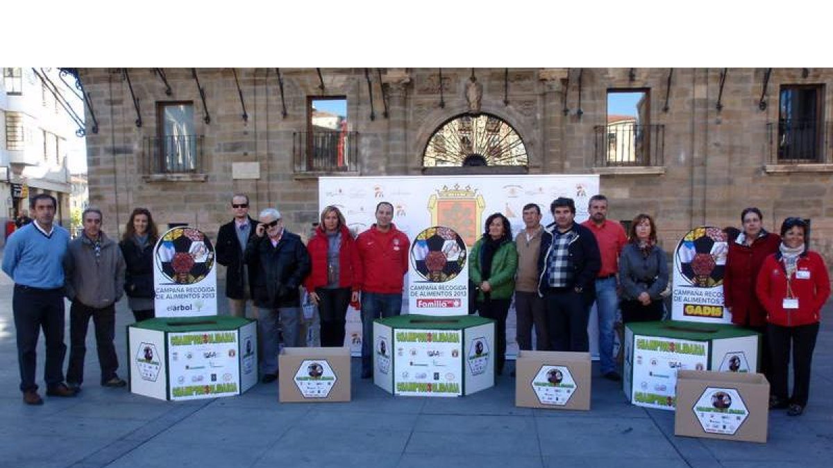 Promotores y colaboradores de la Champions Solidaria.