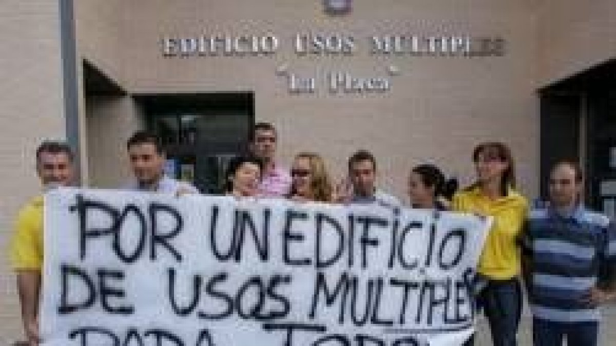 Los miembros de La Nogal abandonaron el encierro en el centro cívico