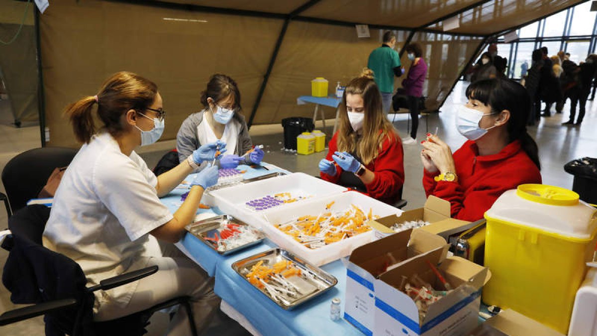 Vacunación en el Palacio de Exposiciones. MARCIANO PÉREZ
