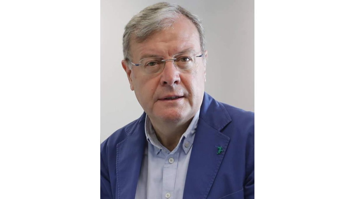 Guinda, Silván y Vélez, parlamentario del PP de León en Madrid. RAMIRO