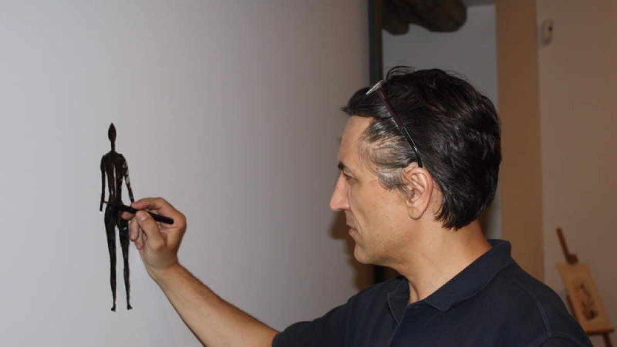 El ilustrador leonés Javier Zabala en una imagen de archivo.