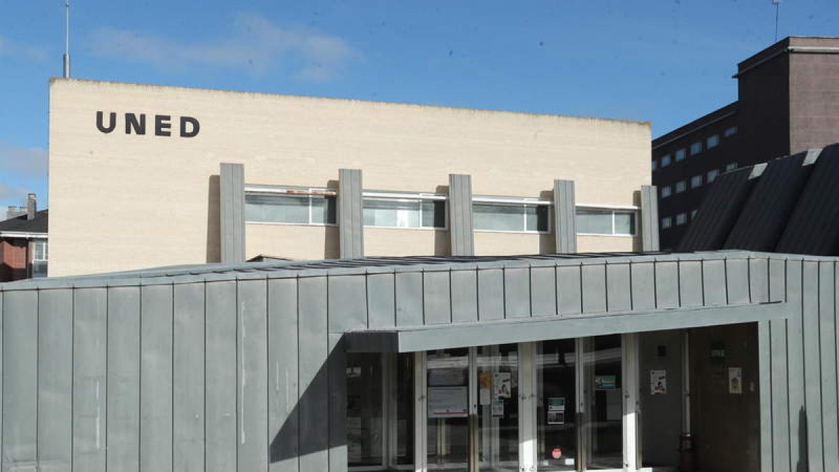 La jornada de debate será en la Uned de Ponferrada. L. DE LA MATA
