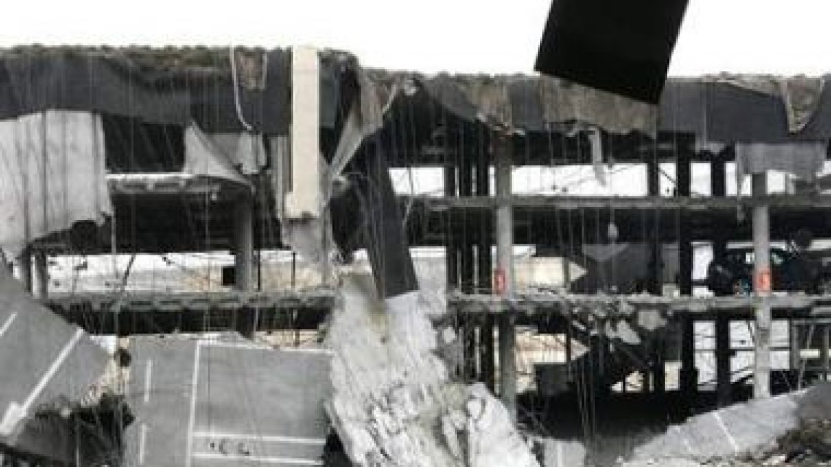 El módulo D del aparcamiento de la T4 del aeropuerto de Barajas, tras el atentado.