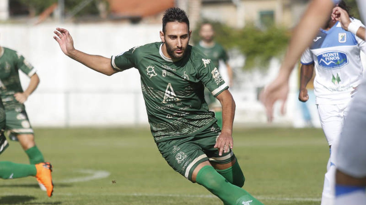 Puente lleva anotados diez goles esta temporada. FERNANDO OTERO