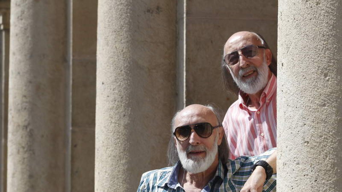 Los hermanos Agustín y Esteban Quiñones empezaron su andadura en la música con nueve años.