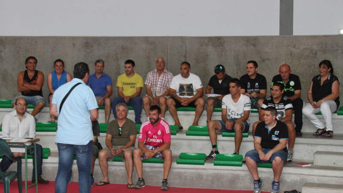 El Luchódromo ‘Ciudad de León’ acogió la reunión que adoptó reformas reglamentarias.