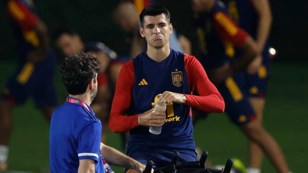 Morata, máximo goleador de España en el Mundial de Catar, durante el entrenamiento. JUANJO MARTÍN