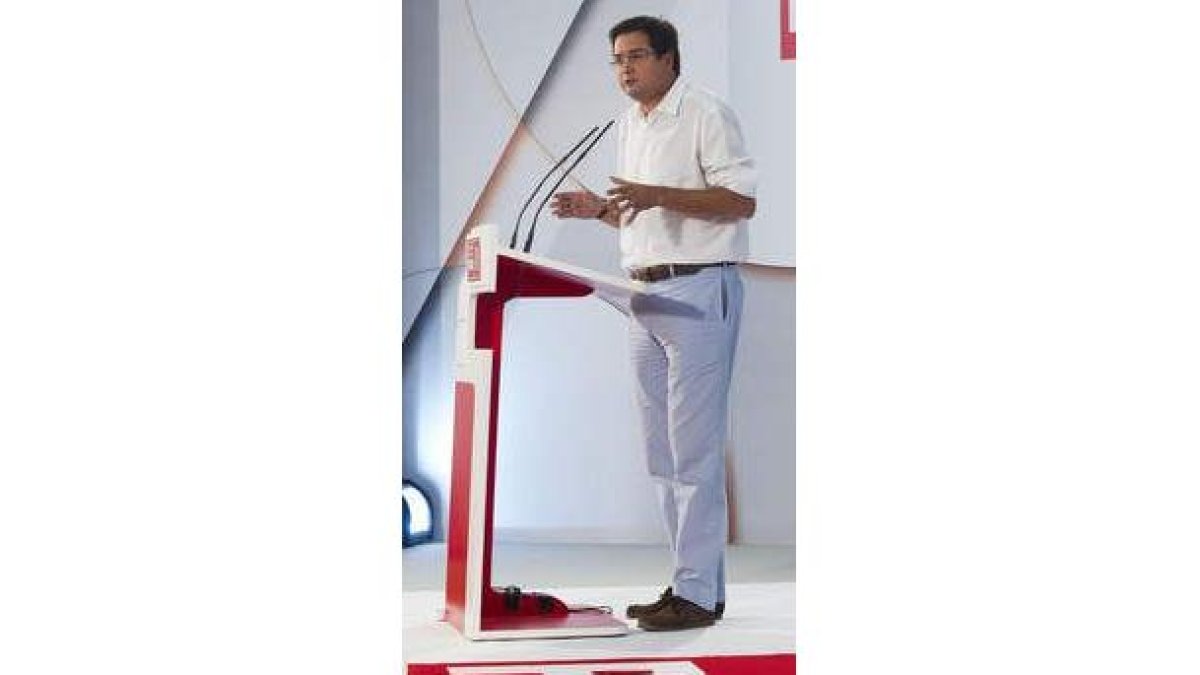 Óscar López, durante su discurso.
