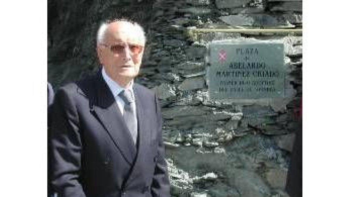 Abelardo Martínez, el día en que se bautizó con su nombre la plaza consistorial