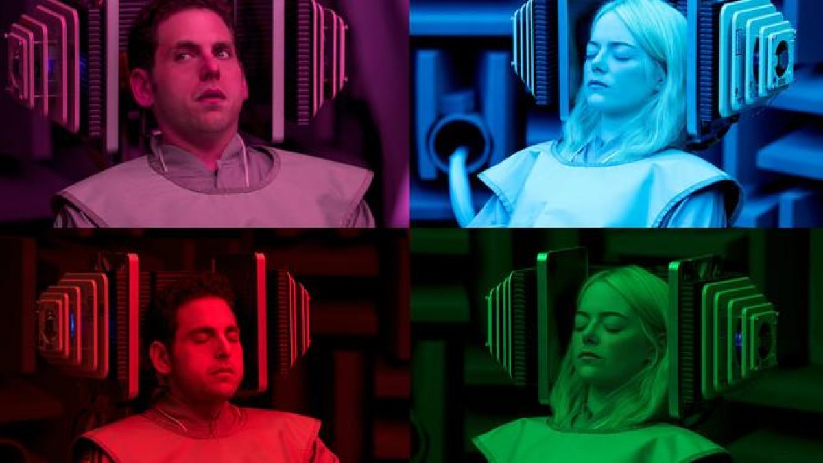 Jonah Hill y Emma Stone, en una imagen promocional de Maniac, de Netflix.