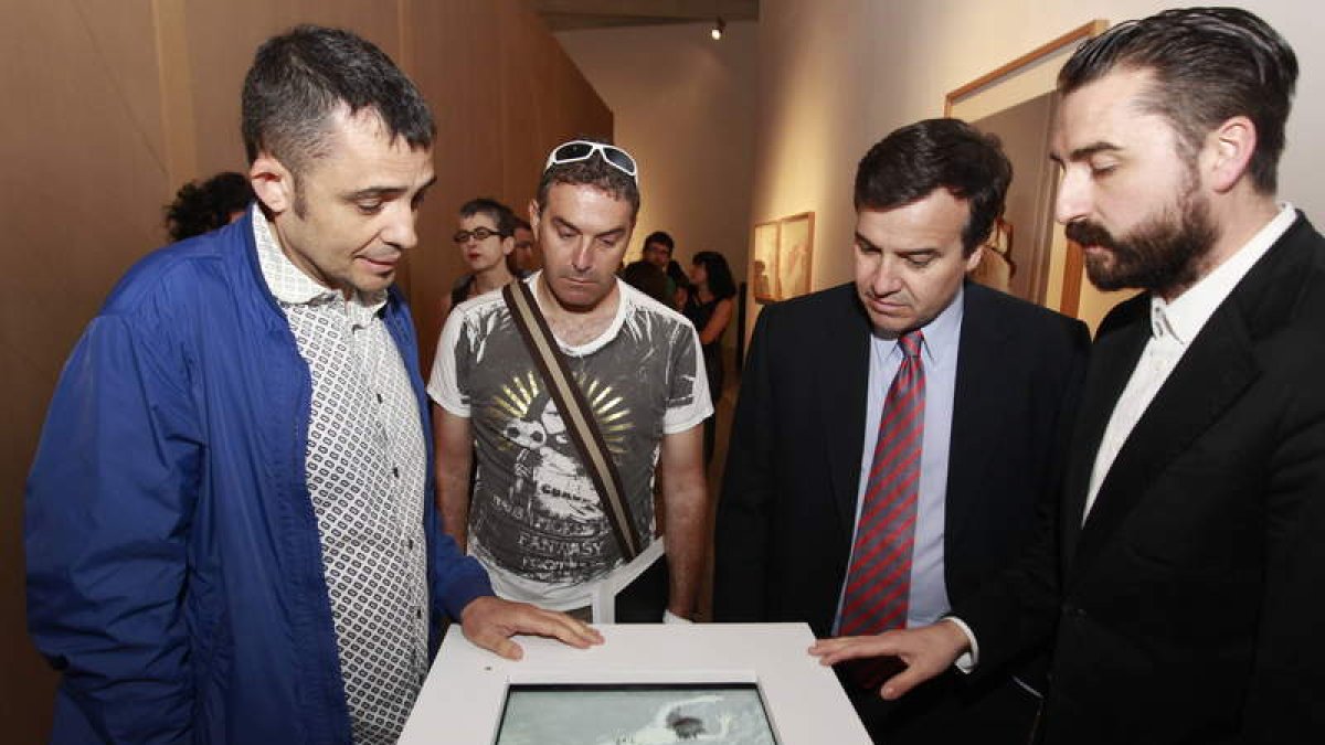 El comisario Juan Vicente Aliaga con José Ramón Alonso y Agustín Pérez Rubio.