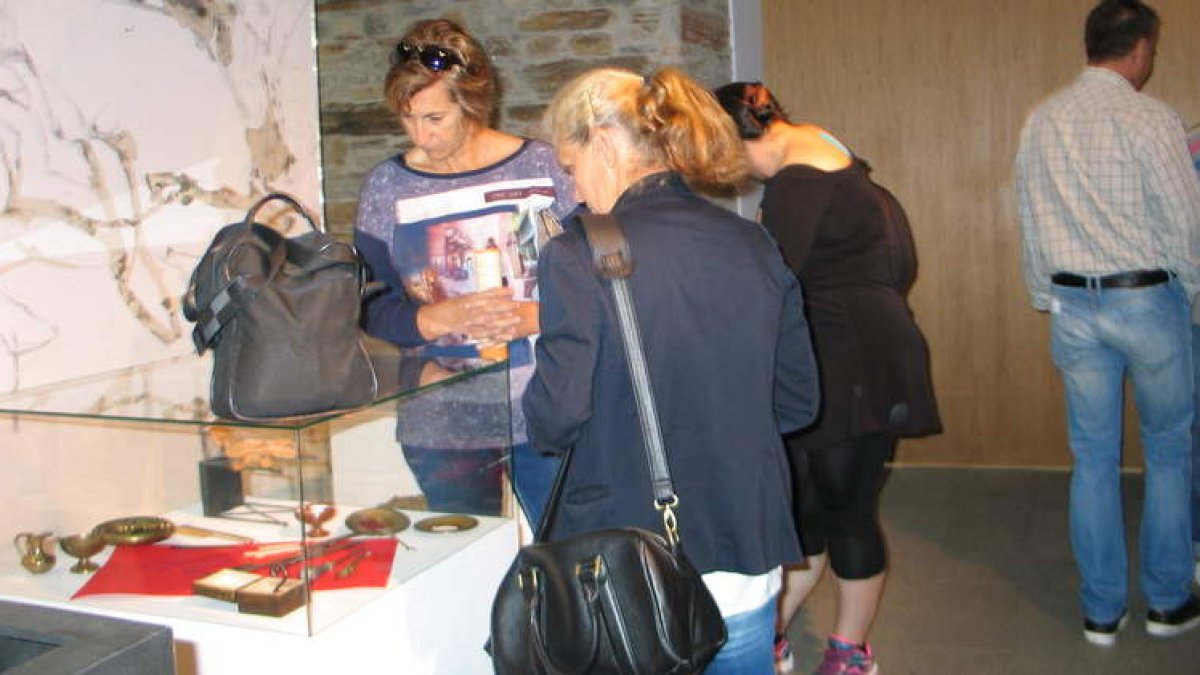 M. Macías