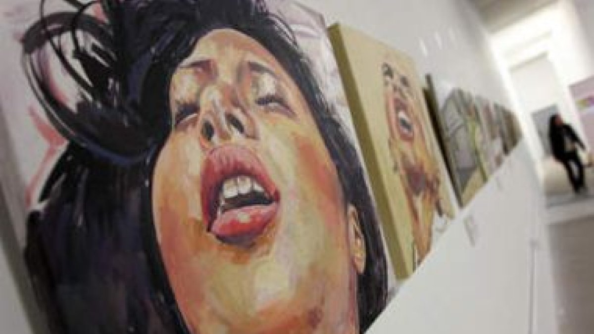 La exposición «50X50» reúne pinturas de diversas técnicas y temáticas y estará abierta h