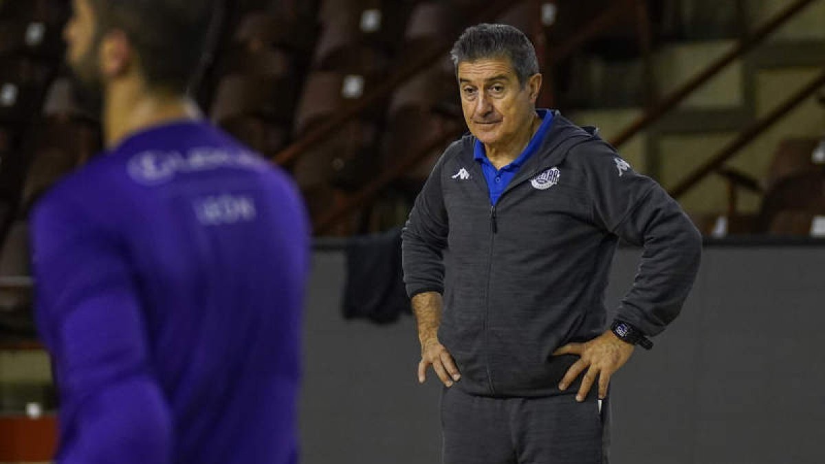 Cadenas no podrá recuperar a ningún lesionado para Logroño. MIGUEL F.B.