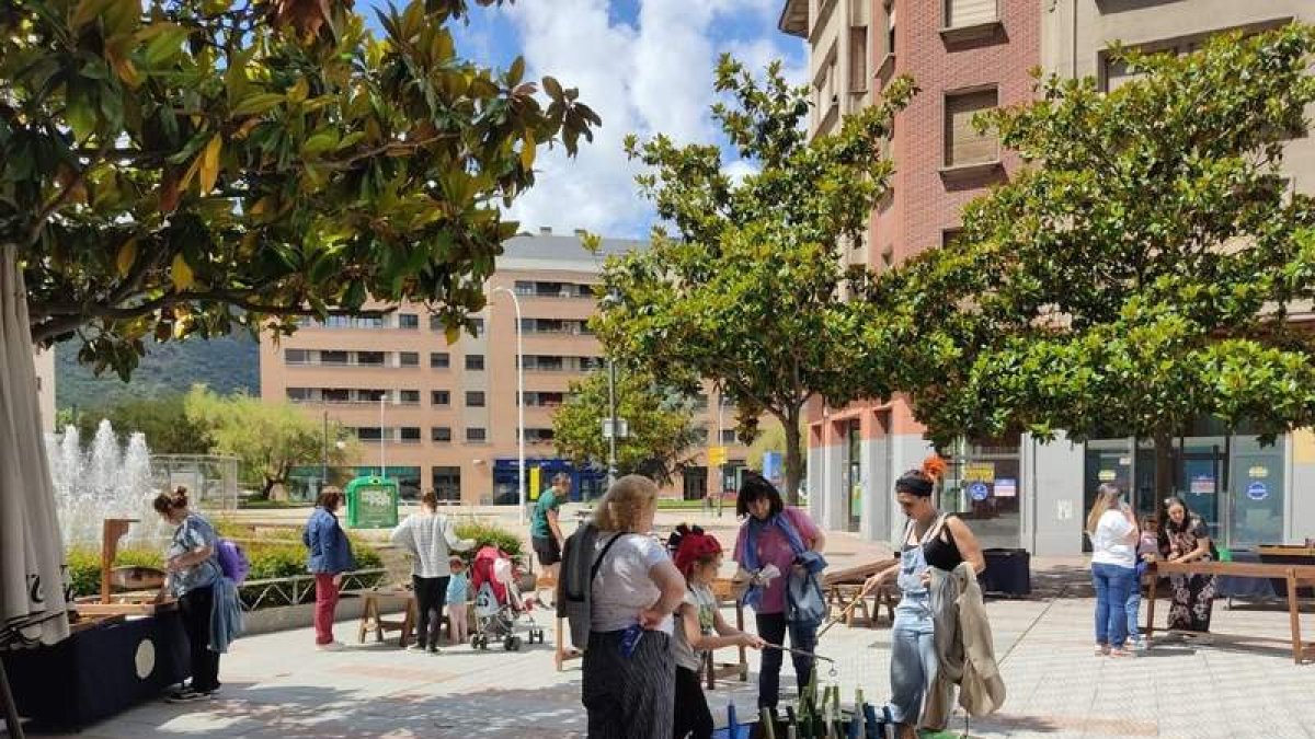 Arriba, la plaza de Fernando Miranda se convirtió el domingo en