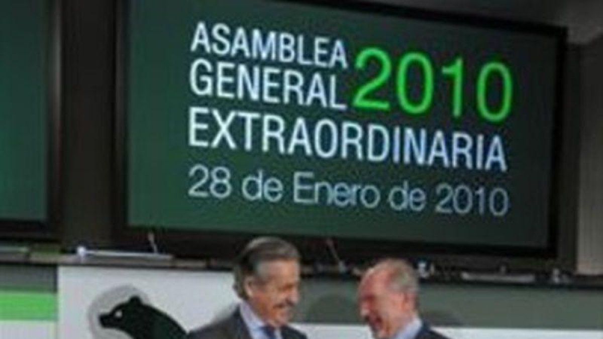 Los expresidentes de Caja Madrid Miguel Blesa (izquierda) y Rodrigo Rato.