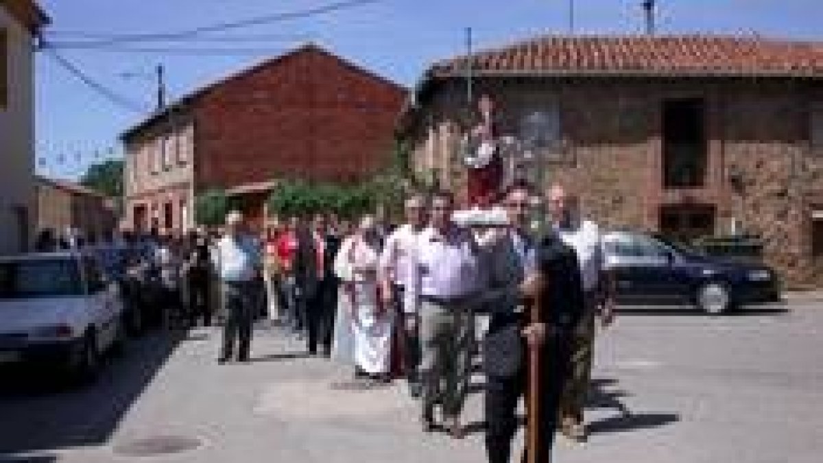 La procesión recorrió las principales calles de la loclaidad