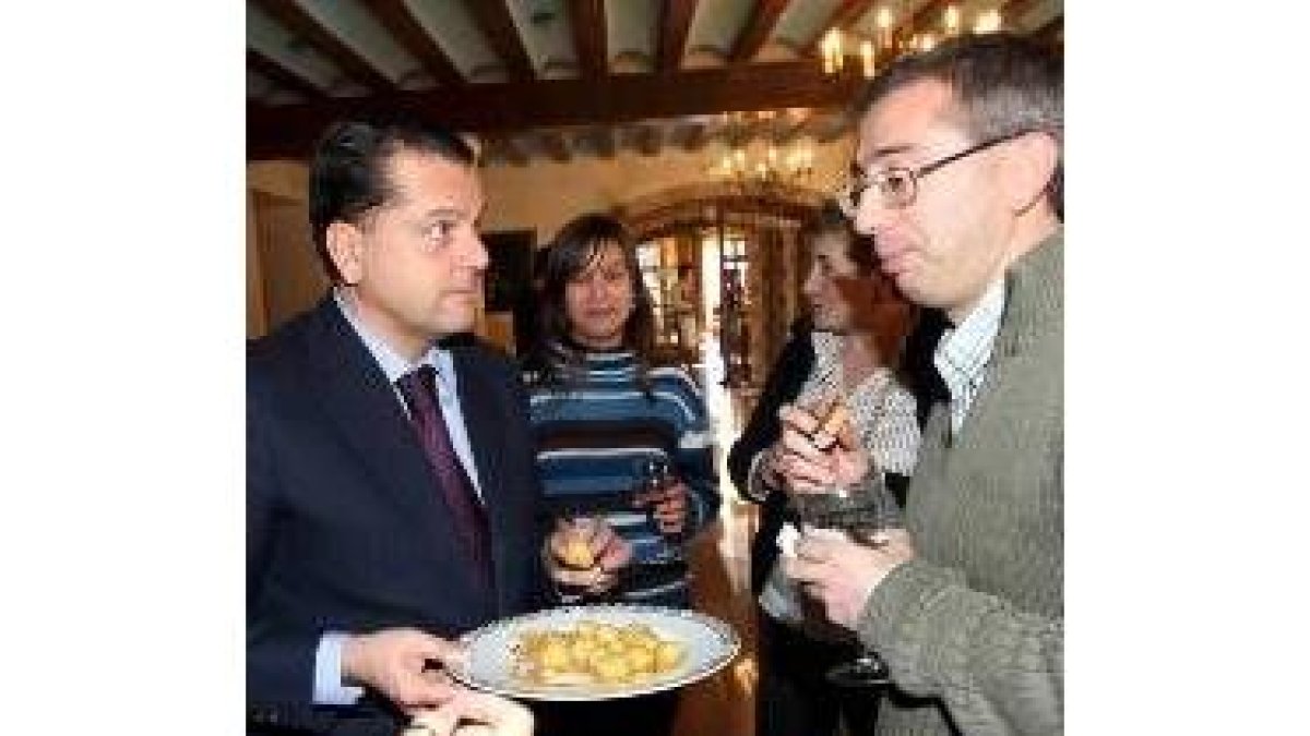 Mario Amilivia, durante el vino que ofreció a los periodistas zamoranos para felicitarles la Navidad