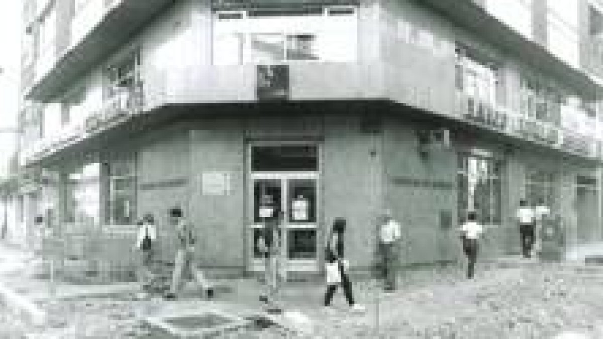 La entrada del Popular el 8 de julio de 1996